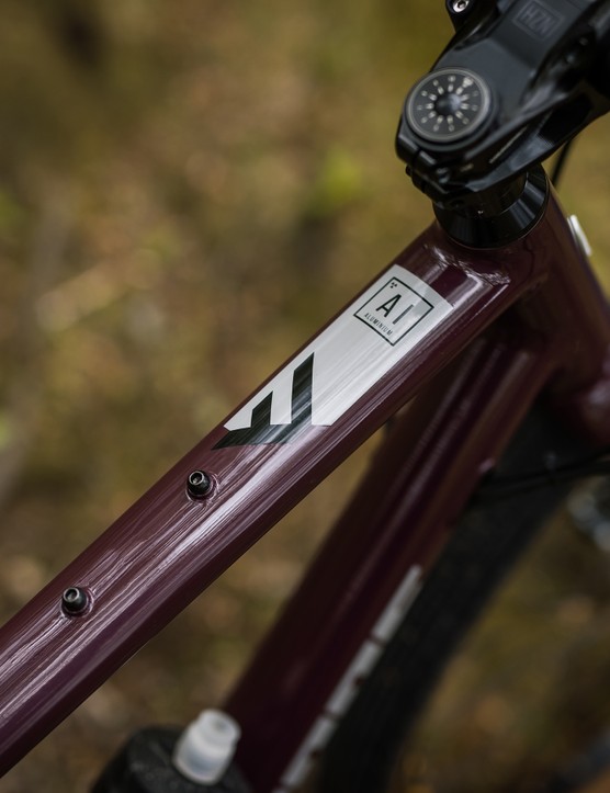 Top tube mounts on Nukeproof Digger